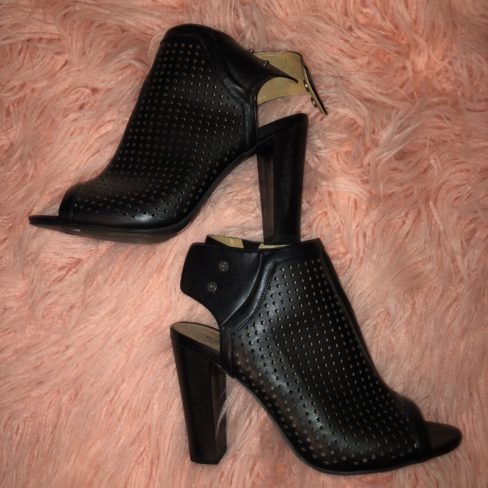Sz 10 black peep toe heels with open heel